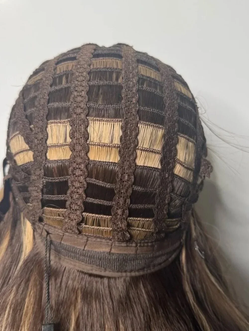 Long Brown Balayage Wig Curtain Bangs 26” Wavy Brown Highlighted Caramel Blonde
